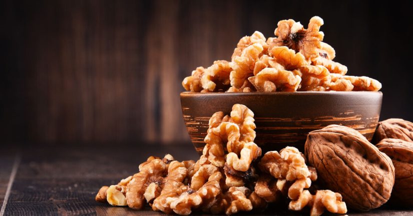 Melatonina: La hormona del sueño y su aliado natural: Las nueces