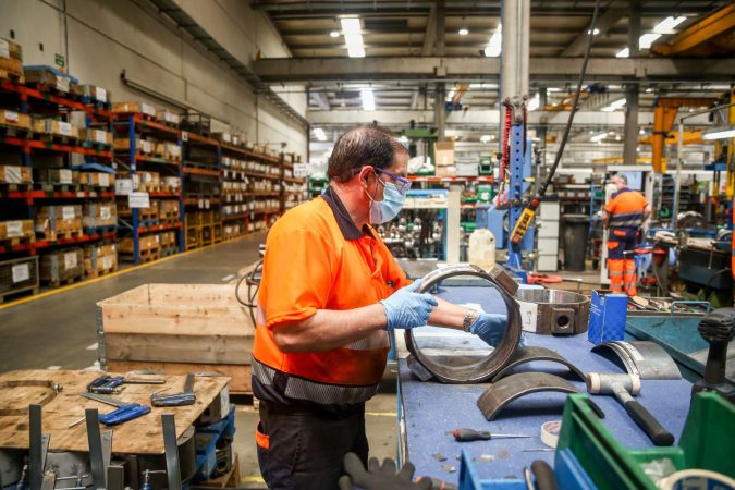 EuropaPress 3834923 trabajador factoria talgo julio 2021 rozas madrid espana factoria talgo Merca2.es