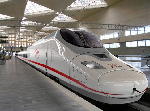Óscar Puente no cree que las fábricas húngaras estén listas para la producción de Talgo