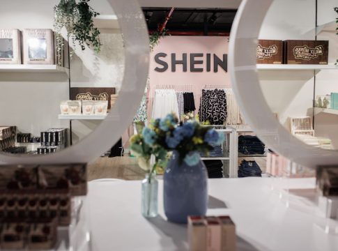 La marca de moda 'online' asiática Shein abre este sábado y hasta el 5 de mayo su nueva 'pop-up store' en España