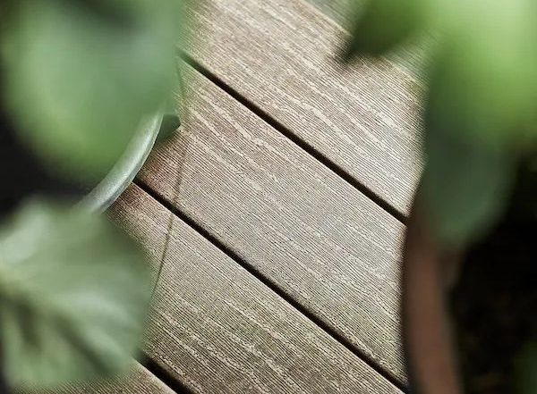 Ikea te lo pone muy fácil, cambia el suelo de tu terraza o balcón fácilmente con este sistema en seis colores Ikea te lo pone muy fácil, cambia el suelo de tu terraza o balcón fácilmente con este sistema en seis colores