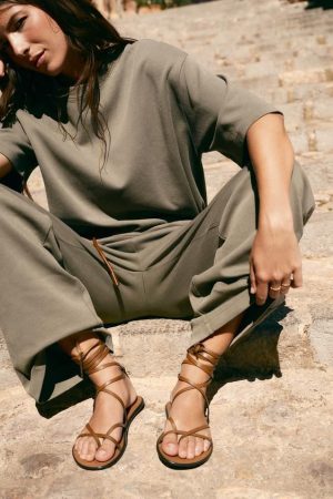 SANDALIA PLANA PIEL ATADA