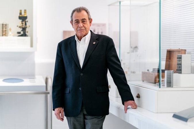 Grifols emprende el camino de la normalización con cuatro alzas consecutivos 1 Merca2.es Victor Grifols Roura Chairperson of Honor Merca2.es