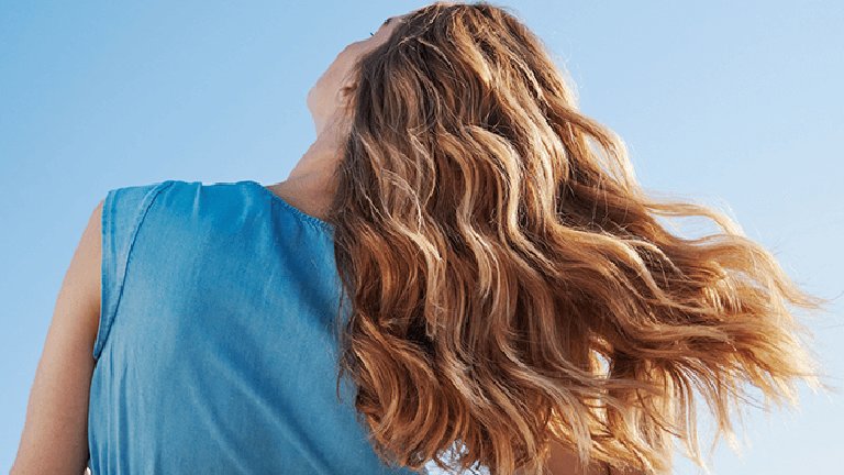 Tratamiento casero y natural para mejorar el crecimiento del cabello: realmente funciona 1 Merca2.es Cómo aplicar el tratamiento para tener una melena