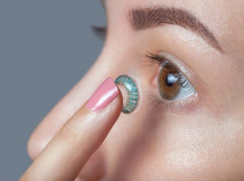 Los problemas que puedes tener si usas lentillas de colores «Made in China»