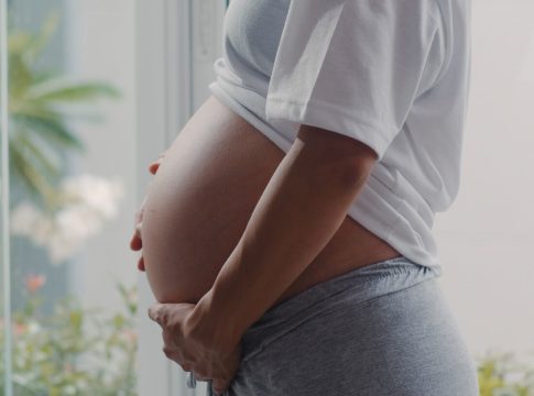 mama-power-20-hijos Mamá Power: Conoce a la supermamá que tiene 20 hijos de diferentes padres y gana una fortuna por ello