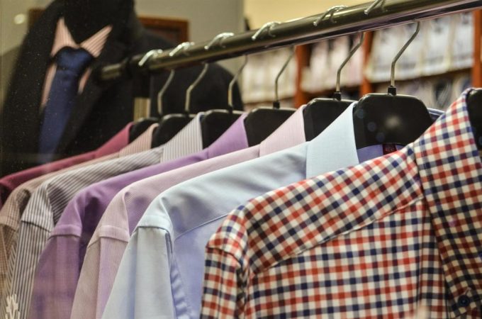 La evolución del estilo en la moda: Perspectivas de Scott Liebenberg sobre la estandarización de características en la vestimenta
