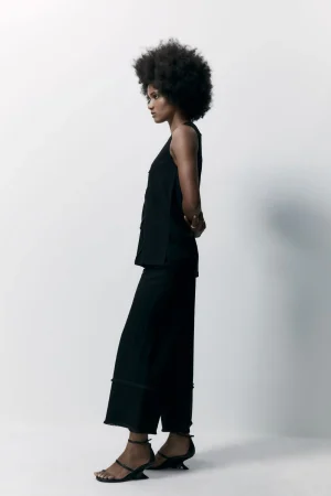 Sfera tiene los pantalones ideales para que luzcan este verano las jóvenes mamás 92 Merca2.es 2024050812110043663 Merca2.es