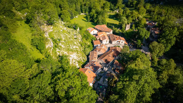 El pueblo medieval de España al que no se puede llegar en coche 3 Merca2.es 7WTTDXYNZVCDNEJY773XIDXBYY Merca2.es