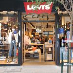 Levi Strauss & Co. esquiva el impacto de aranceles y precios, pero no convence al mercado 1 Merca2 Establecimiento de Levi's