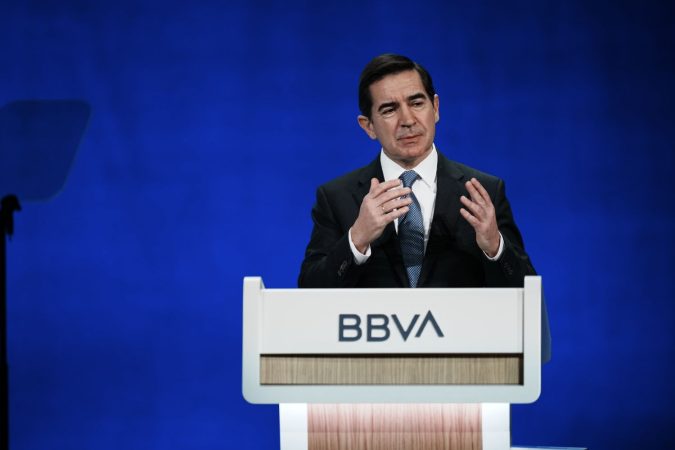 BBVA adelanta sus planes de adquisición frente a Sabadell