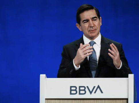 BBVA adelanta sus planes de adquisición frente a Sabadell