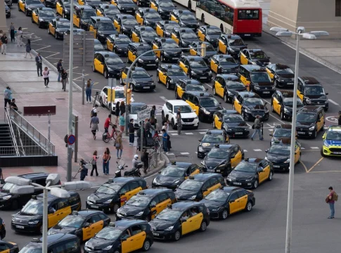 Protesta del taxi por las VTC en Barcelona. Fuente: Agencias