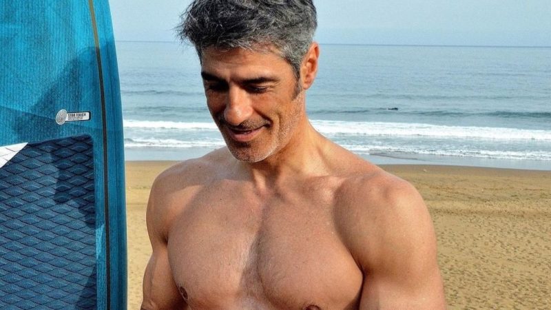 El truco secreto de Jorge Fernández para lograr esos abdominales de acero a sus 51 años 2 Merca2.es El trabajo que hace Jorge Fernández en su cuerpo de tonificado