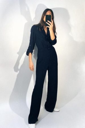 Increíble colección de monos largos de Zara para cualquier tipo de evento 26 Merca2.es MONO ANCHO BOTONES DORADOS