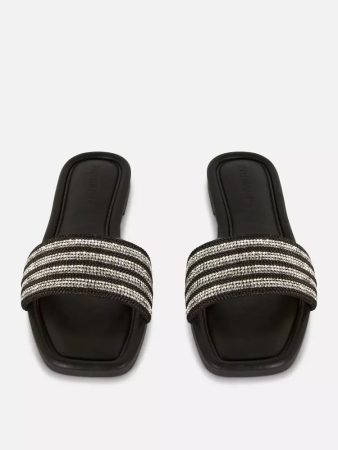 Primark relanza un verano más sus sandalias más deseadas 56 Merca2.es Sandalias con tira de strass