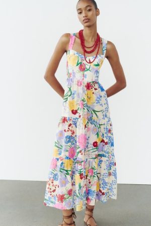 No te pierdas la colección de vestidos más pijos de Zara para presumir esta primavera 8 Merca2.es VESTIDO ESTAMPADO FLORAL