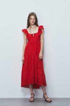 Sfera arrasa con esta colección de vestidos holgados perfectos para disimular barriguita 66 Merca2.es VESTIDO SCHIFFLY BAJO