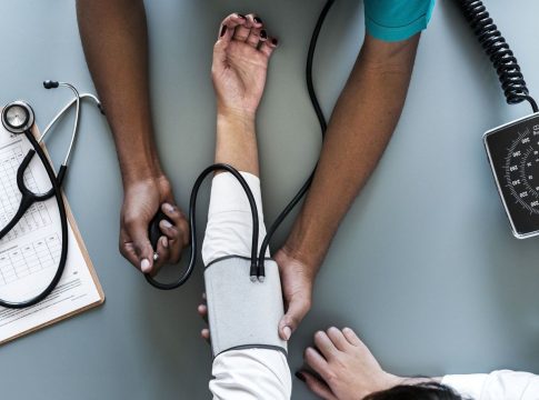 alcohol-e-hipertension 4 alimentos que suben la tensión y no lo imaginabas