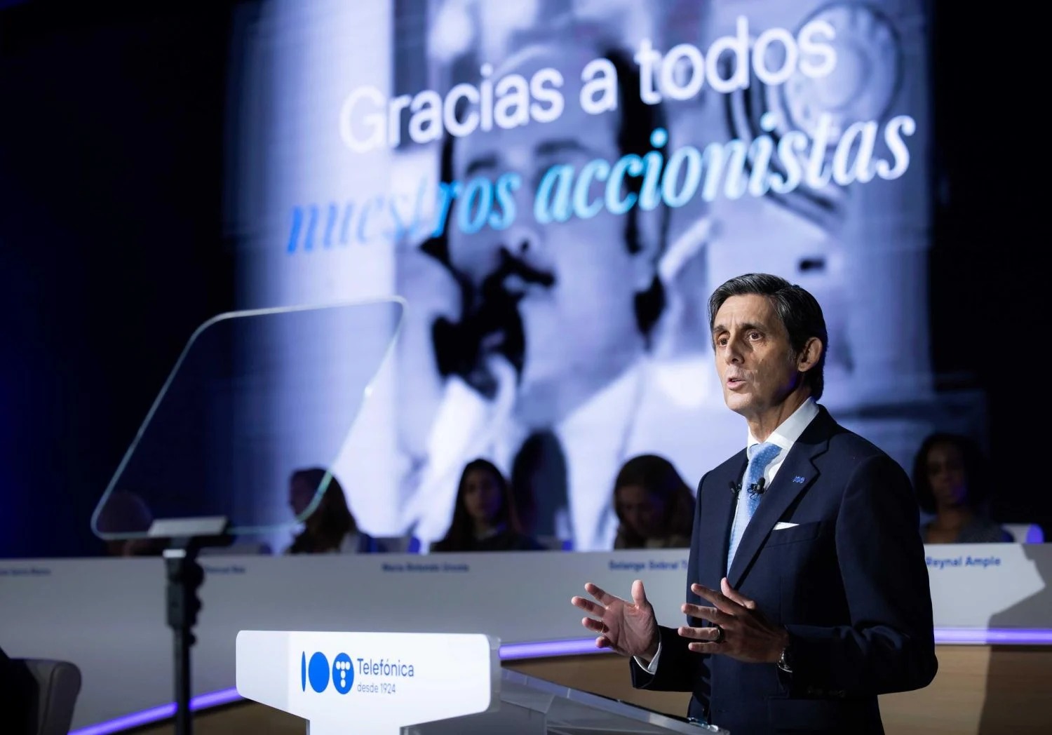 STC recibe la aprobación del Gobierno para tener el 9,97% de Telefónica y reclama un consejero
