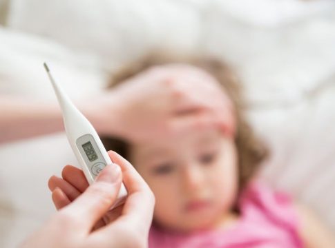 bajar-fiebre-niños Acaba con la fiebre de tus niños solo utilizando una fruta