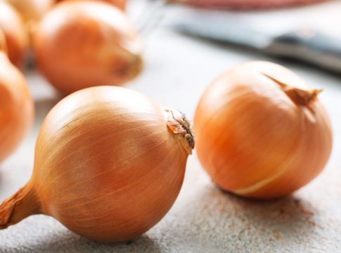 cebollas-en-los-pies Increíble lo que puede hacer la cebolla en tus pies