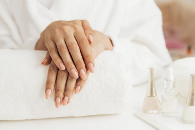 front view healthy beautiful manicure Merca2.es