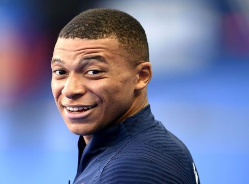 kylian mbappe 02 Revelan quién es la mujer que cautivó por completo a Kylian Mbappé