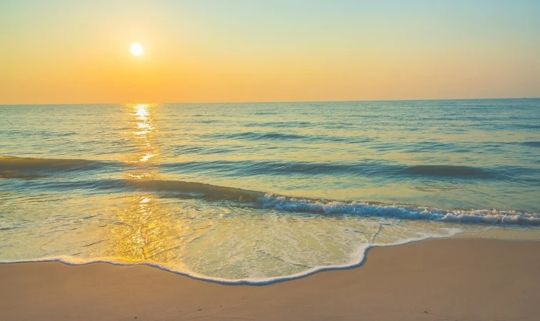 Grabó con su móvil el momento exacto en el que le roban en la playa y se volvió viral