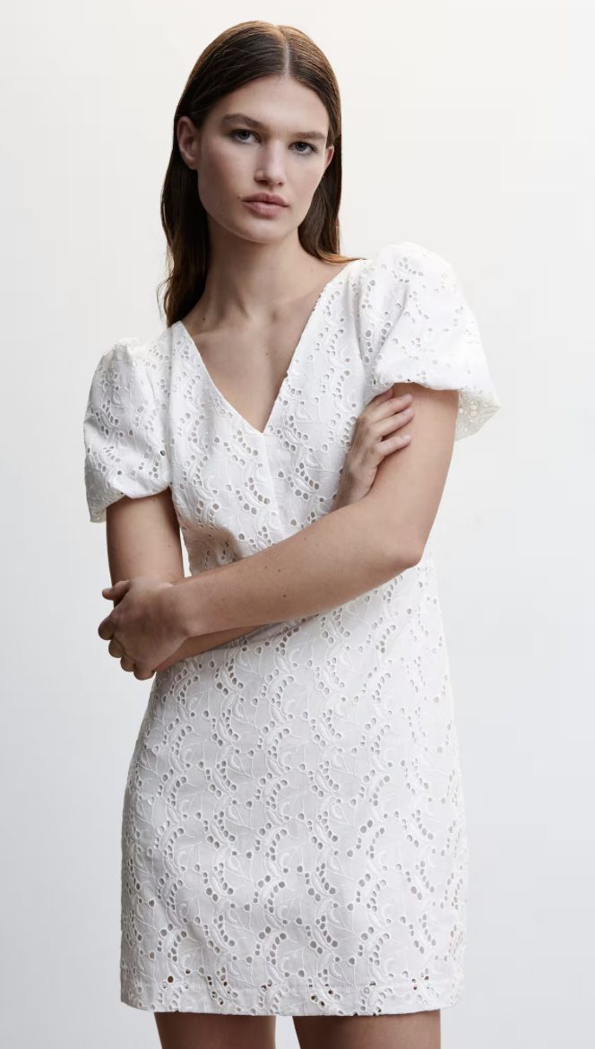 Mango Outlet apuesta por los vestidos con bordado suizo para este verano