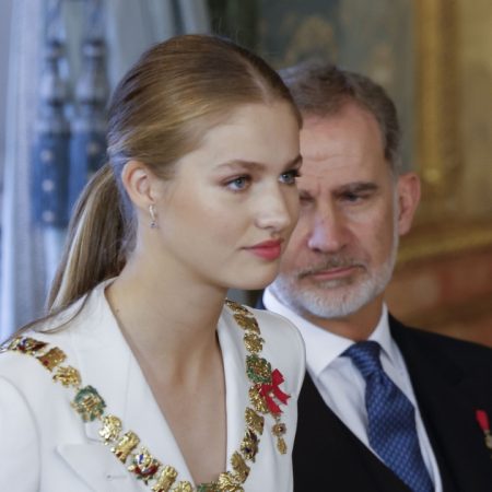 Leonor, cada vez más alejada de su madre, según EnBlau