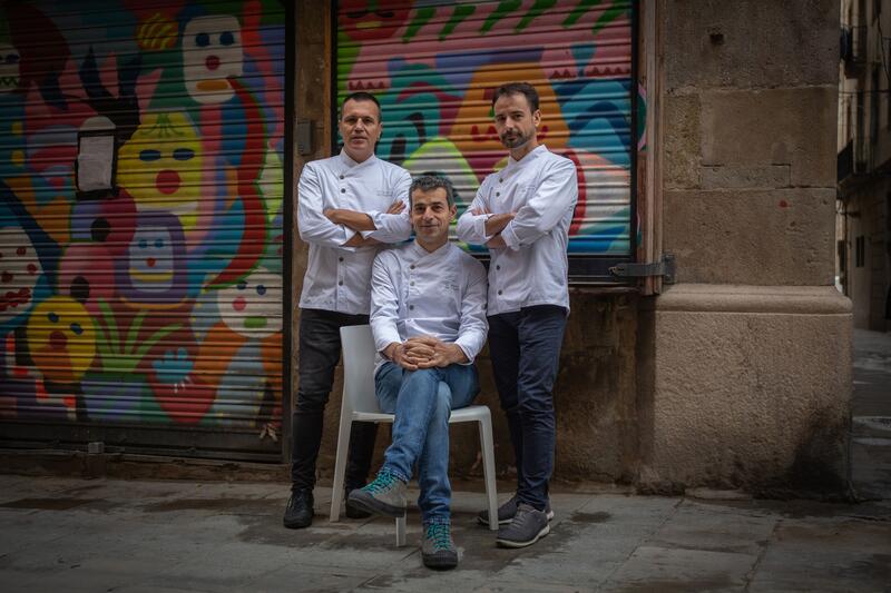 Castro, Xatruch y Casañas, chefs de Disfrutar: «Es un sueño para nosotros y para Cataluña»