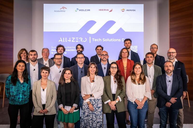 Innovación colaborativa para la descarbonización: El ‘hub’ fundado por Repsol e Iberia presenta 12 soluciones clave