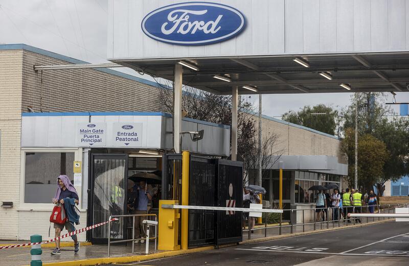 Reconversión laboral en la fábrica de Ford en Almussafes: el futuro de 1.622 empleados en juego