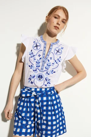 Sfera apuesta por las blusas estampadas como estas maravillas para este verano 31 Merca2.es BLUSA PECHERA BORDADA