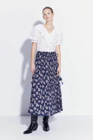 Sfera apuesta por las blusas estampadas como estas maravillas para este verano 34 Merca2.es BLUSA VOLANTE SCHIFFLI