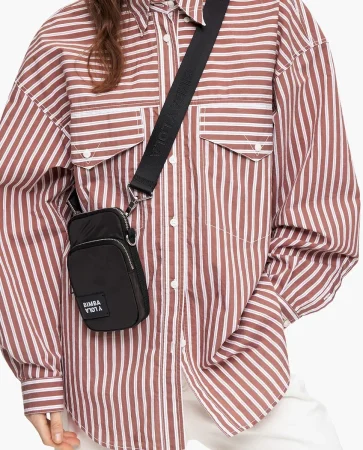 Bolso pequeño con cremallera en negro