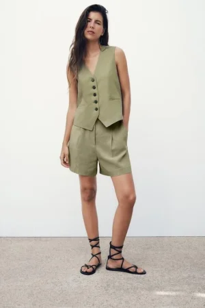 CONJUNTO CHALECO Y BERMUDA CON LINO