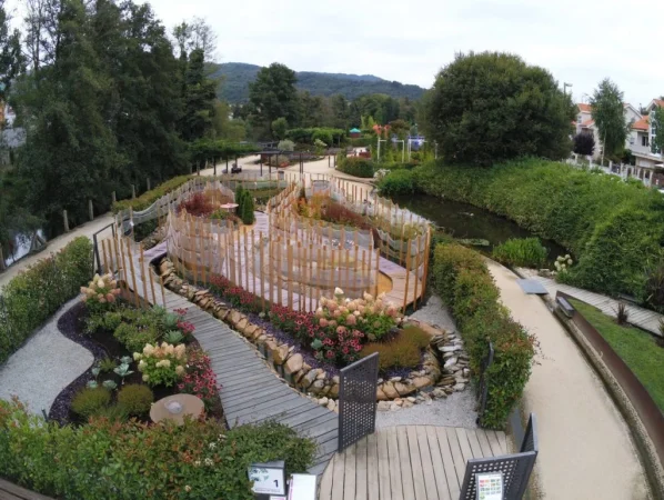 Los mejores destinos de viaje sin playa de España para escaparse este verano 8 Merca2.es Foto 6. Festival de Xardins allariz.gal 1024x770 1 Merca2.es