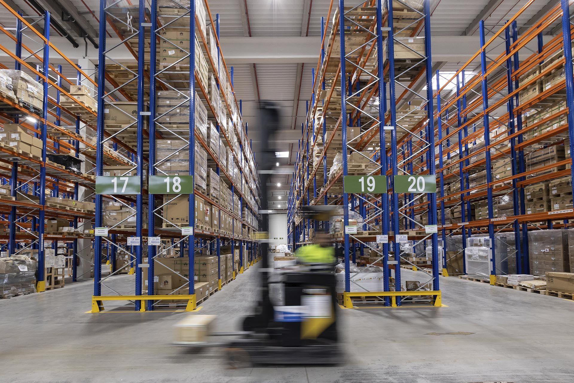 Amara NZero se consolida como operador logístico internacional y nuevo Depósito Aduanero en Madrid