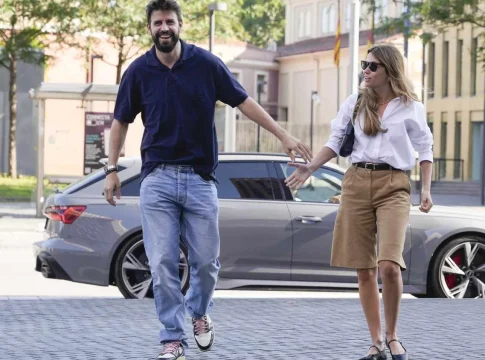 Gerard-Pique-Clara-Chia-pierden-juicio Gerard Pique y Clara Chía llegan al juzgado con una sonrisa que lo dice todo