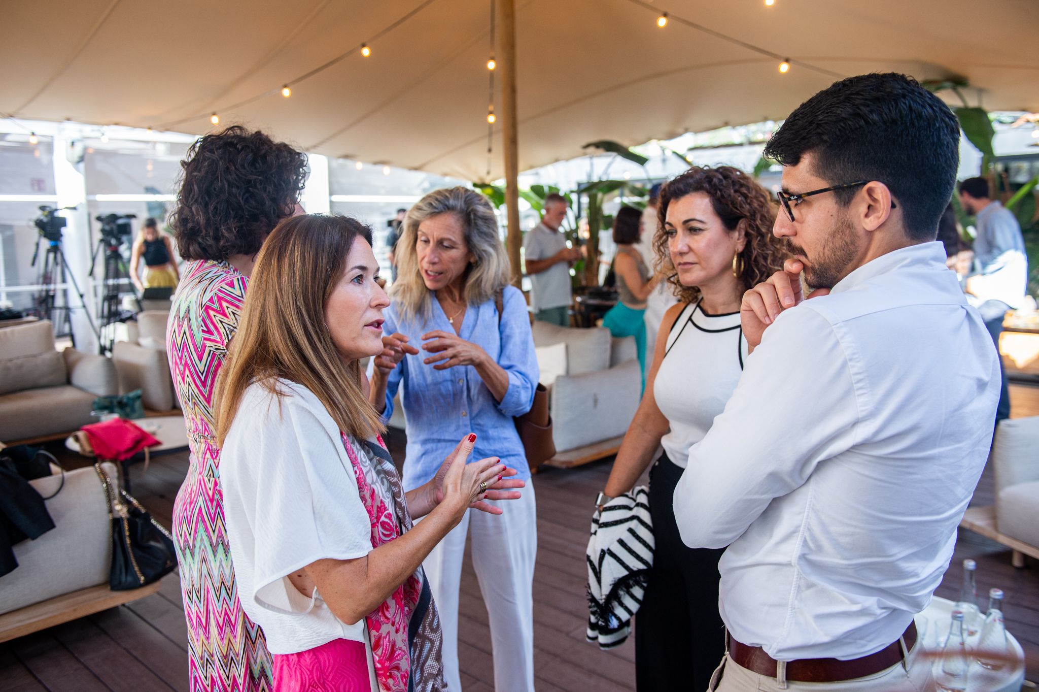 Innovación inspirada en la naturaleza: la biomimesis como solución a los desafíos del turismo en HIC Summit
