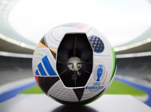 IA-VAR-balon-eurocopa-La IA llega al VAR de la Eurocopa 24 y recoge 'big data' hasta de los balones La IA llega al VAR de la Eurocopa 24 y recoge 'big data' hasta de los balones