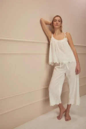 PIJAMA DETALLE BORDADO