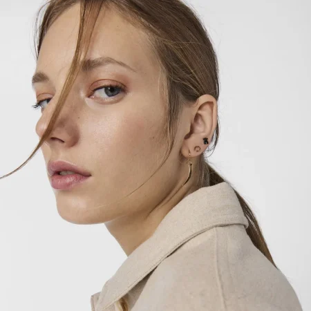 Tous tiene los pendientes ideales para tus próximas celebraciones, ya sean bodas o comuniones 5 Merca2.es Pendientes cortos cuerno con baño de oro 18 kt sobre plata TOUS Good Vibes