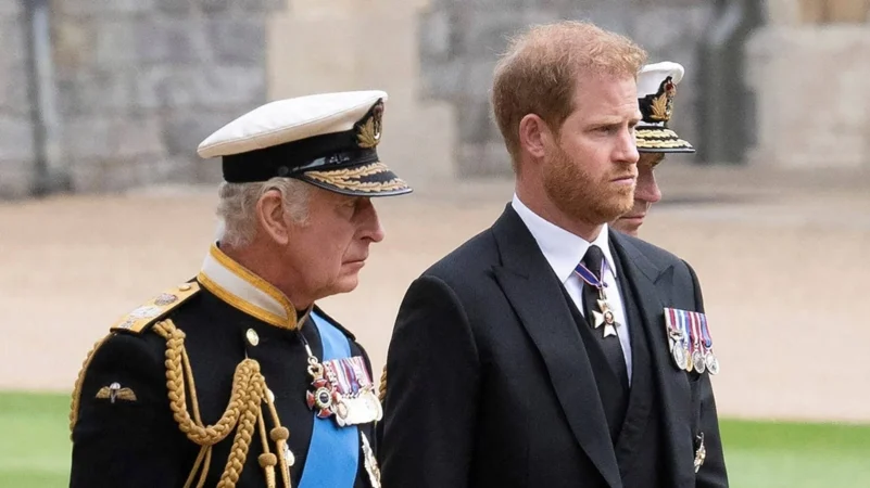 Máxima complicidad entre el rey Carlos III y David Beckham por esta curiosa razón 1 Merca2.es La zasca del rey Carlos III a su hijo