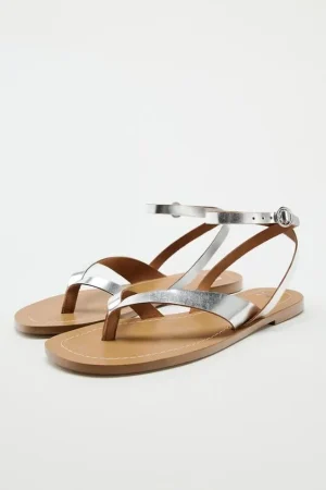 SANDALIA PLANA METALIZADA