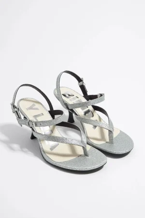 SANDALIA TACÓN TIRAS PURPURINA PLATEADA