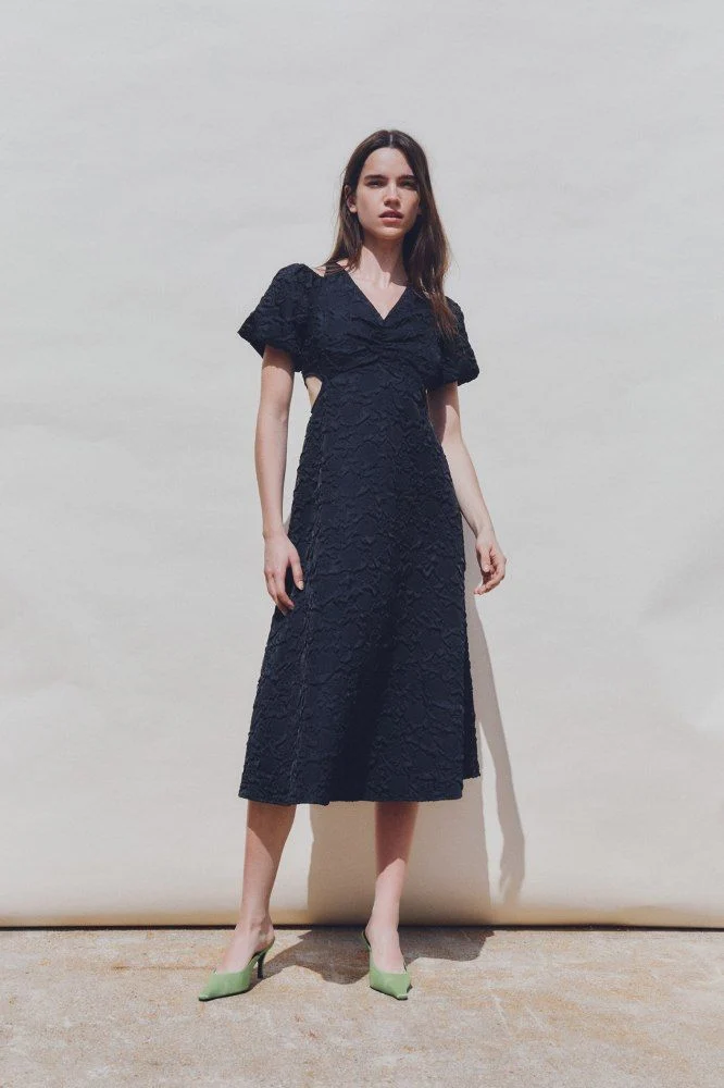 VESTIDO MANGAS VOLUMEN