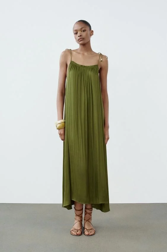 VESTIDO SATINADO ABALORIOS